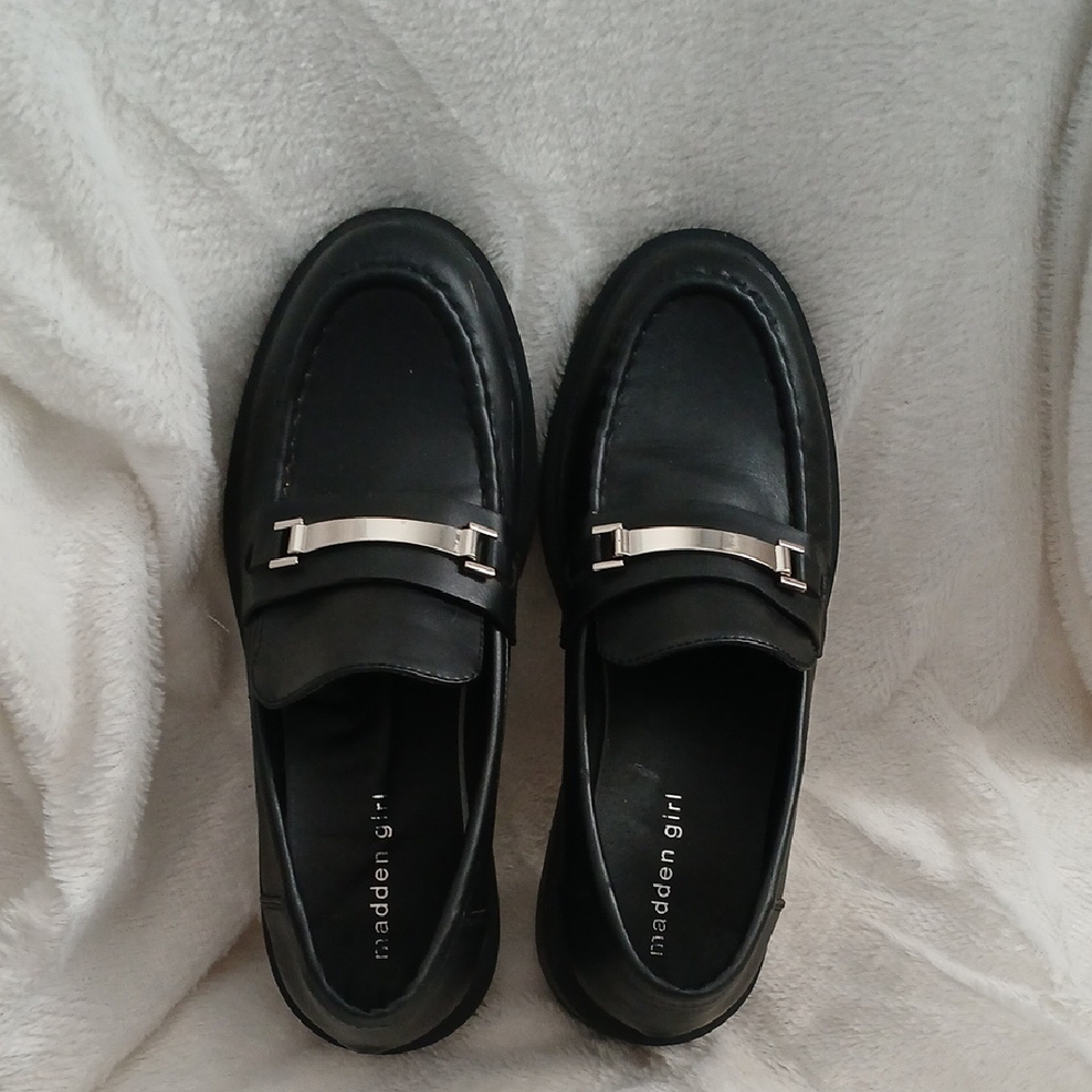 Madden Girl Black Loafers Size 8.5M